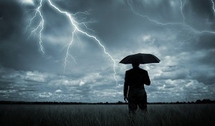 Weather a storm idiom in english